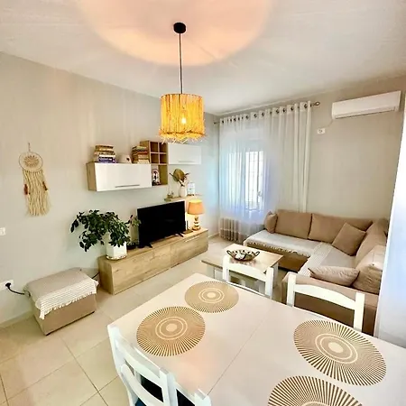 Apartment, Qerret 格勒姆