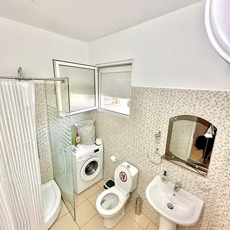 公寓 Apartment, Qerret *